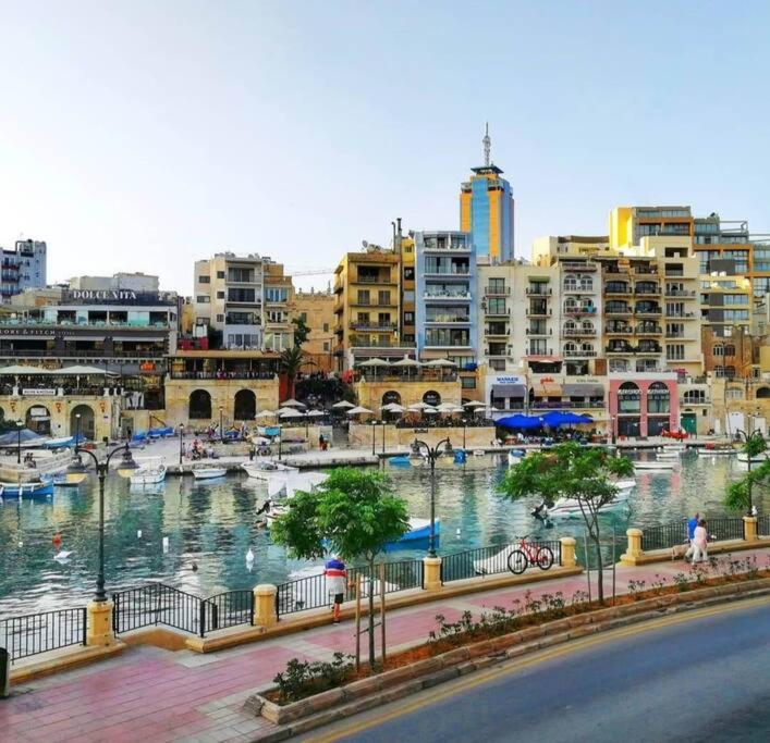 Spinola Bay View In St Julians 3 Bedrooms Apartamento