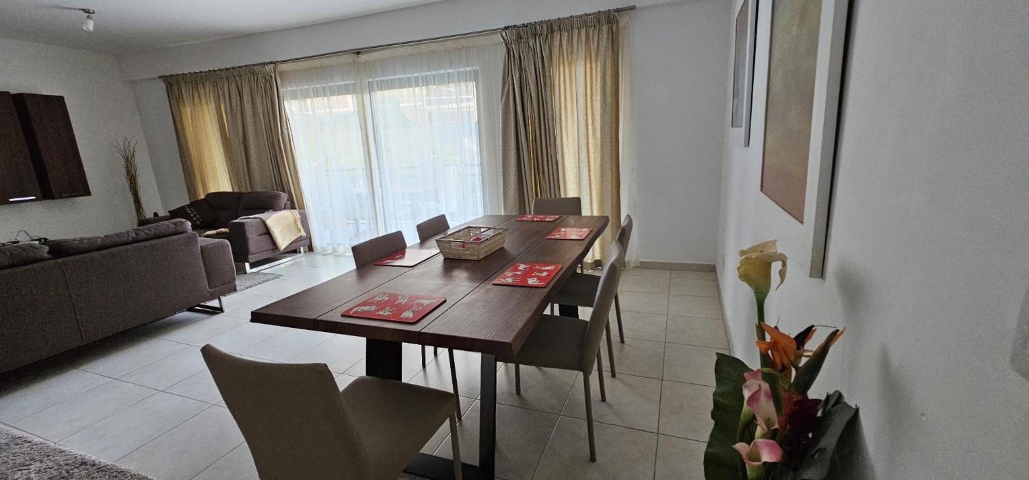 Spinola Bay View In St Julians 3 Bedrooms Apartment *