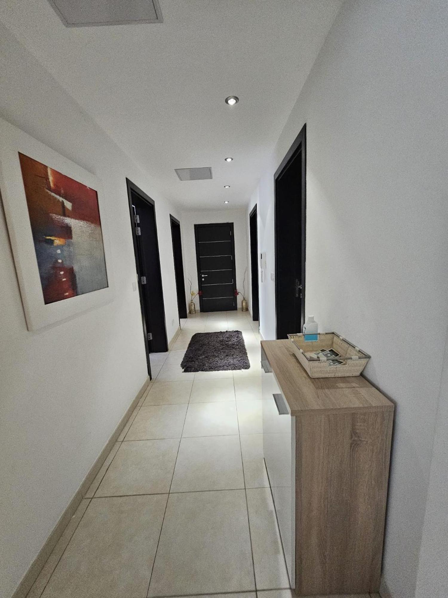 Spinola Bay View In St Julians 3 Bedrooms Apartment *