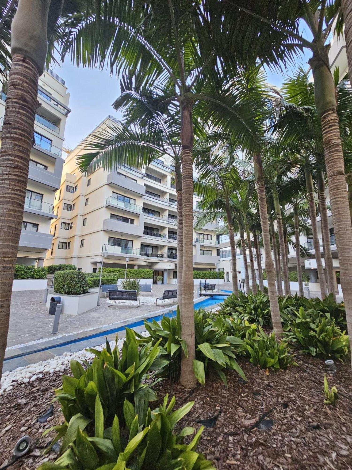 Spinola Bay View In St Julians 3 Bedrooms Apartment *